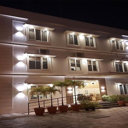 Phoenix Holidays Kochi Buitenkant foto