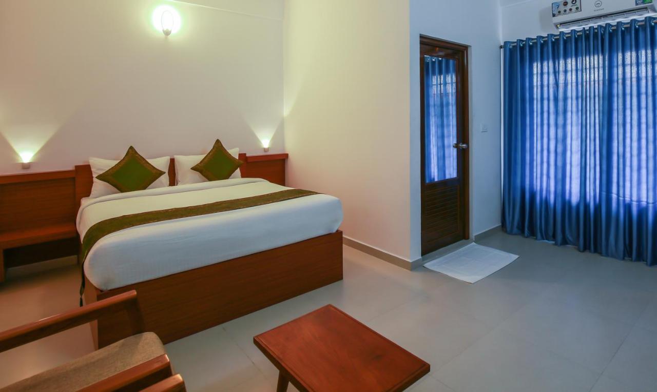 Phoenix Holidays Kochi Buitenkant foto